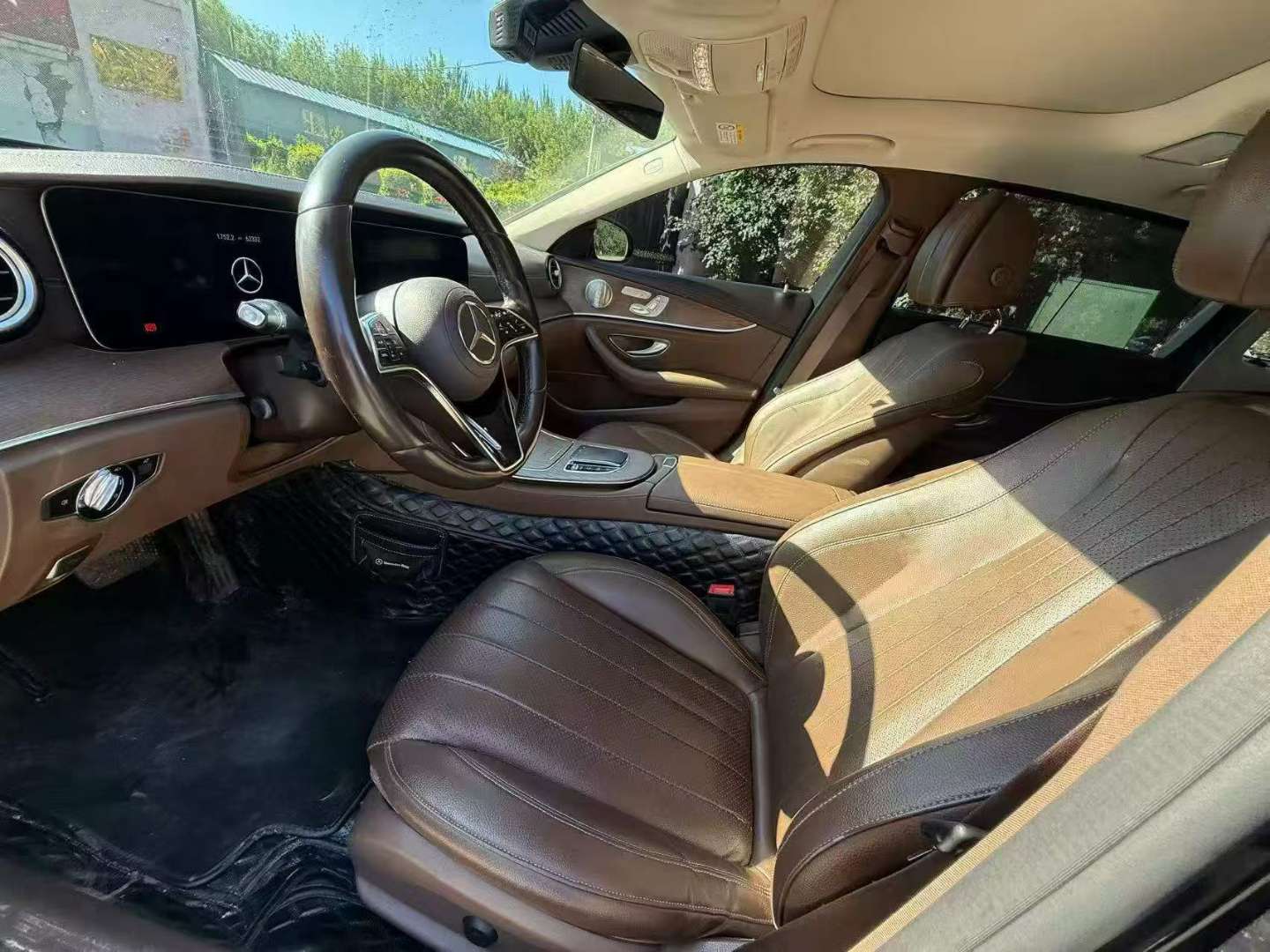 Mercedes-Benz E-Class E300 Luxury 9