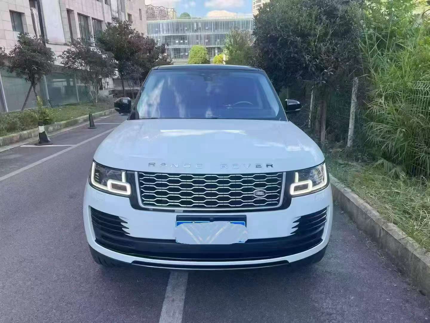 Land Rover Range Rover Long Wheelbase 3.0T Gasoline