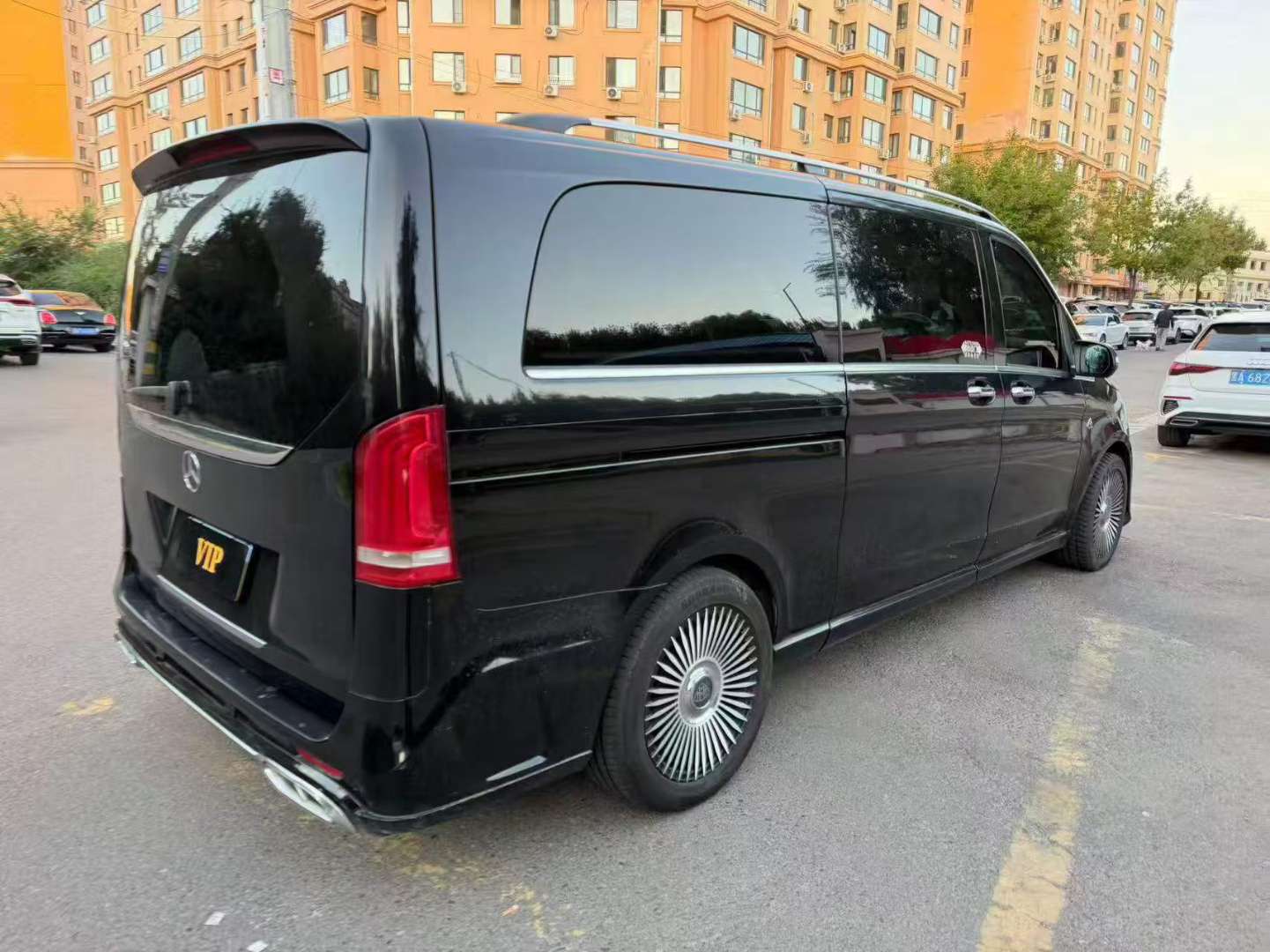 Mercedes-Benz V-Class 4