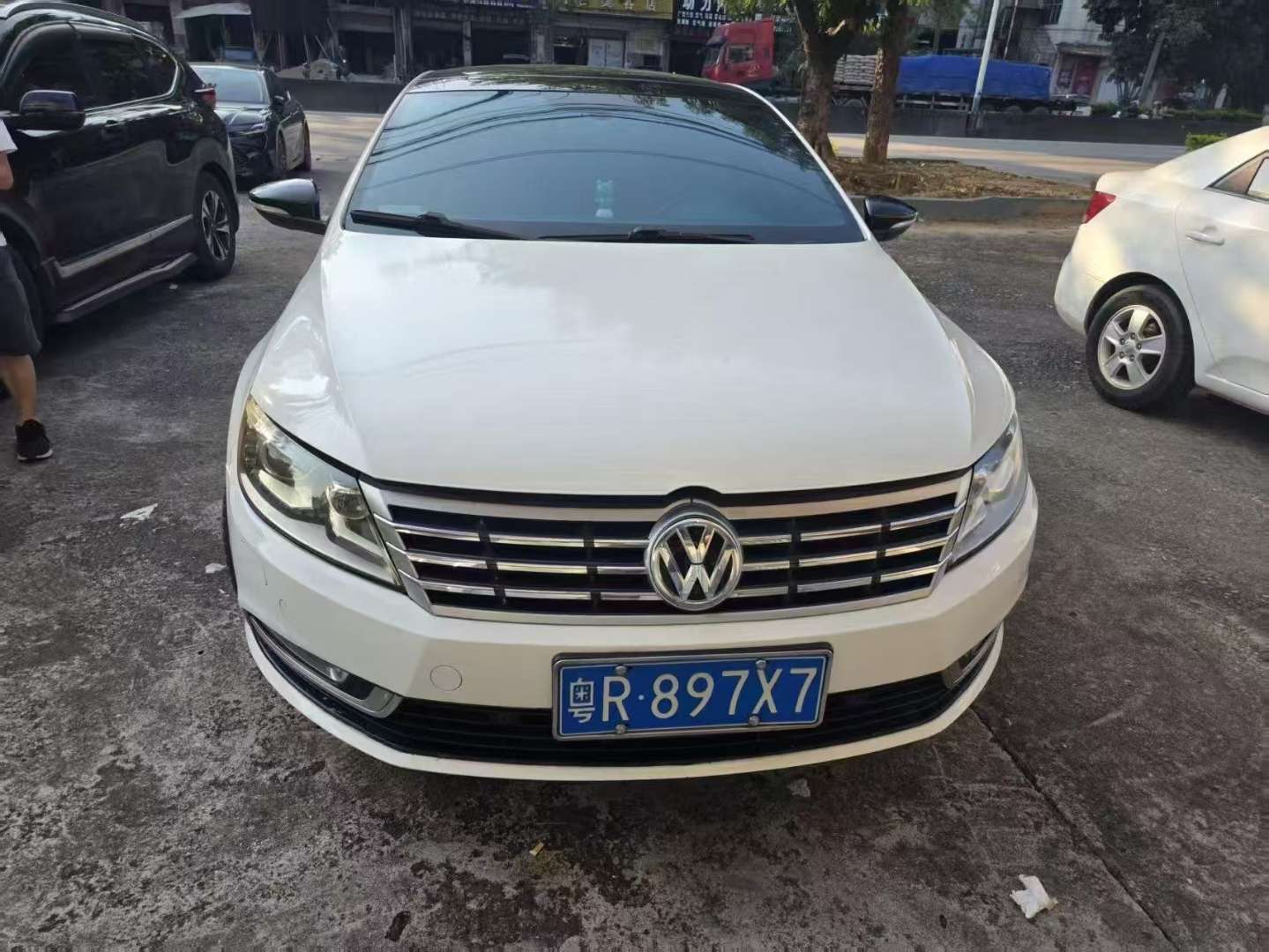 Volkswagen CC 1.8T Luxury Trim 2