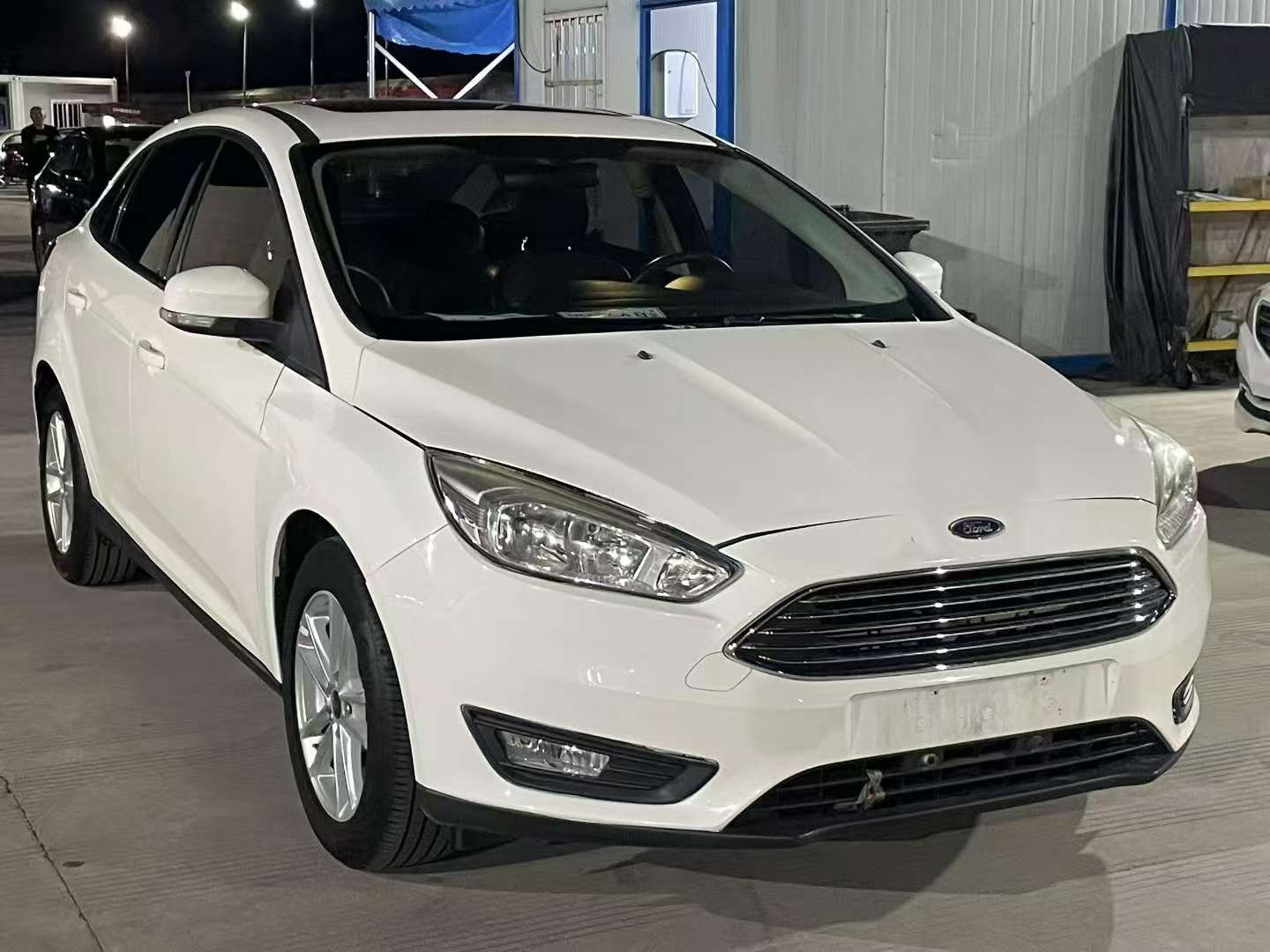 Ford Focus 2018 1.6L Automatic Sunroof Edition