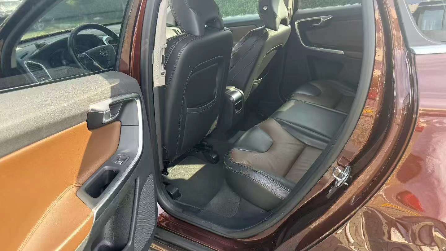Volvo XC60 7
