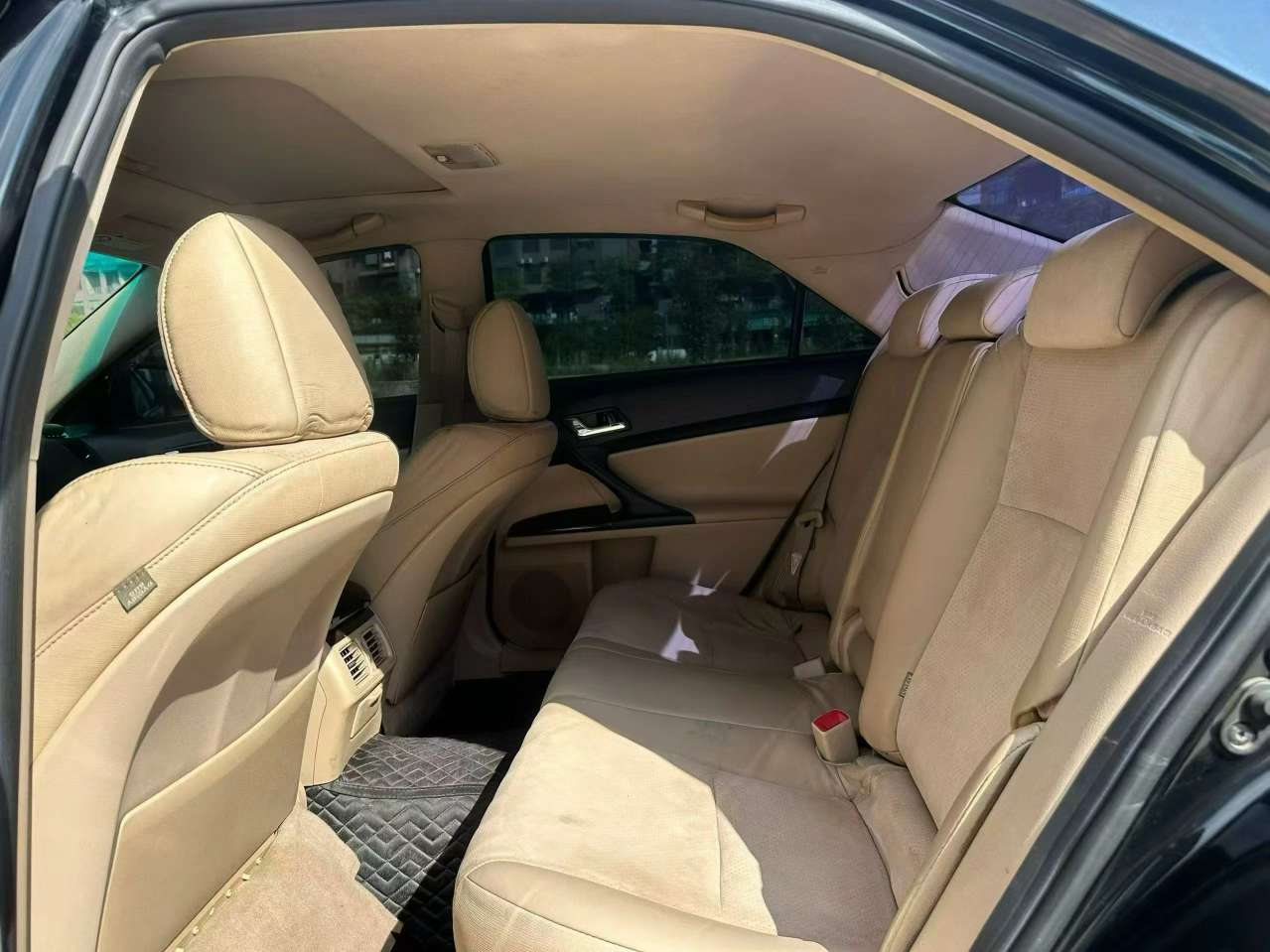 Toyota Reiz 3