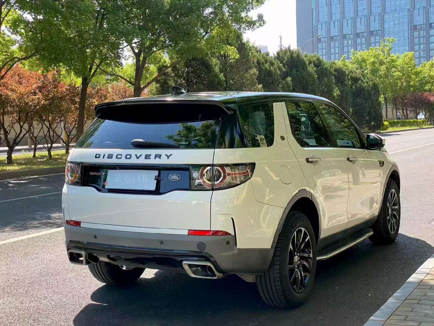 Land Rover Discovery Sport 2.0T High Trim 5