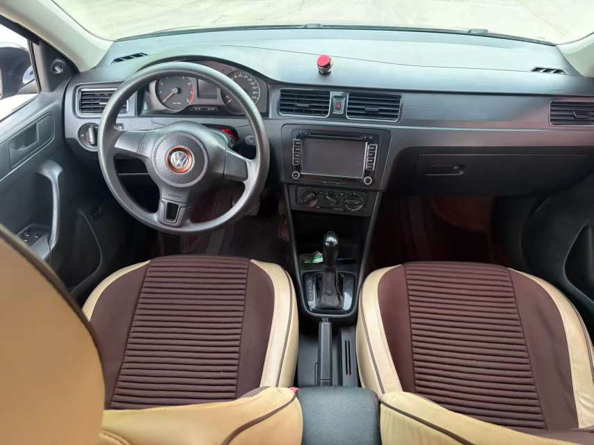 Volkswagen Santana Automatic 1.6L 8