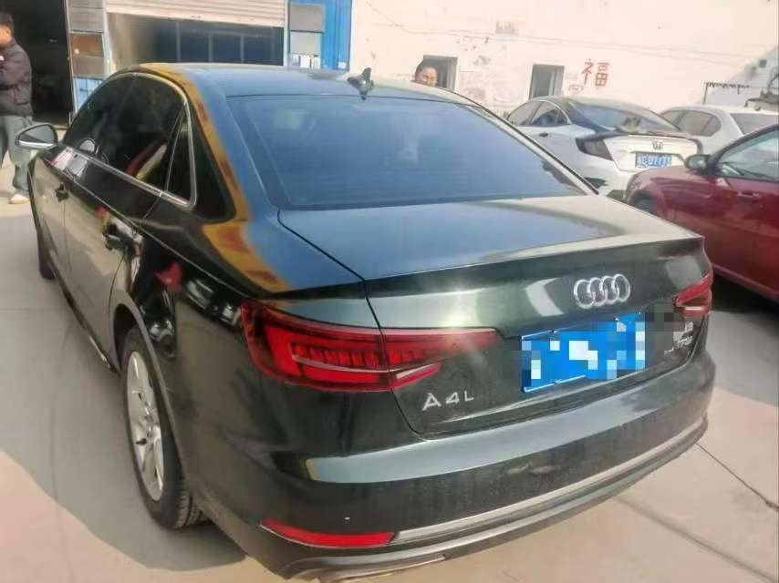 Audi A4L 2.0T 35TFSI Progressive Edition 2