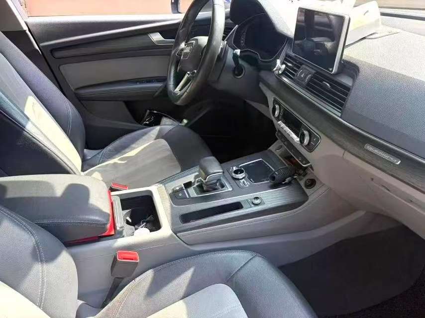 Audi Q5L 2.0T 45 Premium Fashion 6