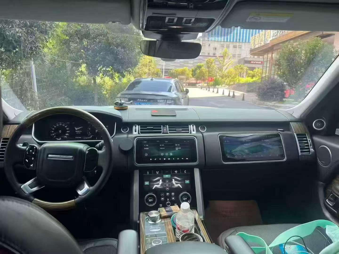 Land Rover Range Rover Long Wheelbase 3.0T Gasoline 9