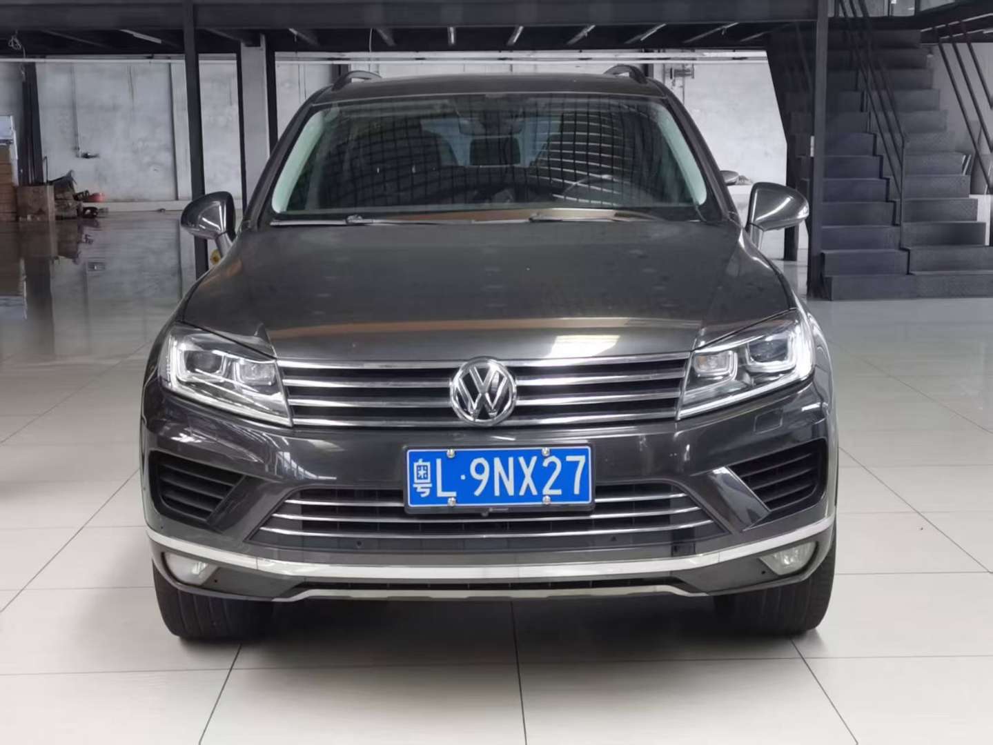 Volkswagen Touareg 3.0T High Spec with Lift Kit
