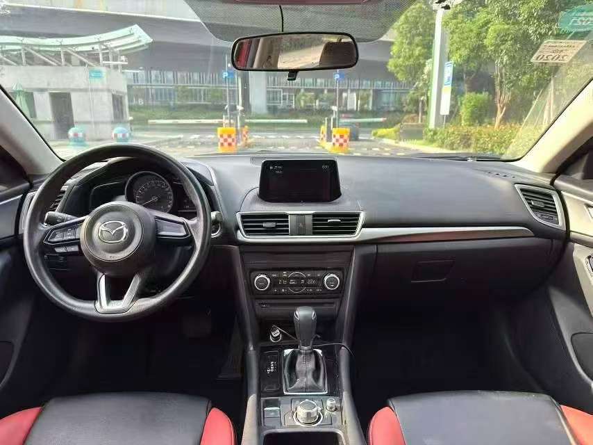 Mazda 3 1.5L Automatic Sunroof Luxury Edition 5