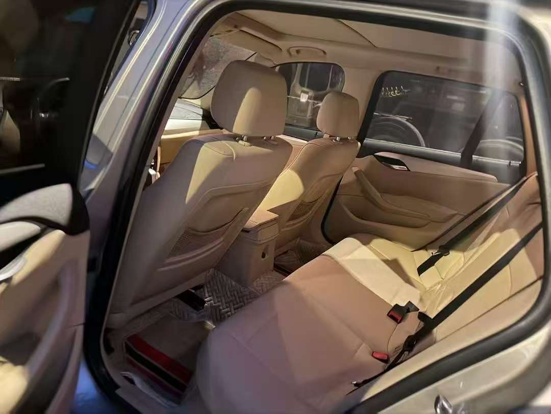 BMW X1 8