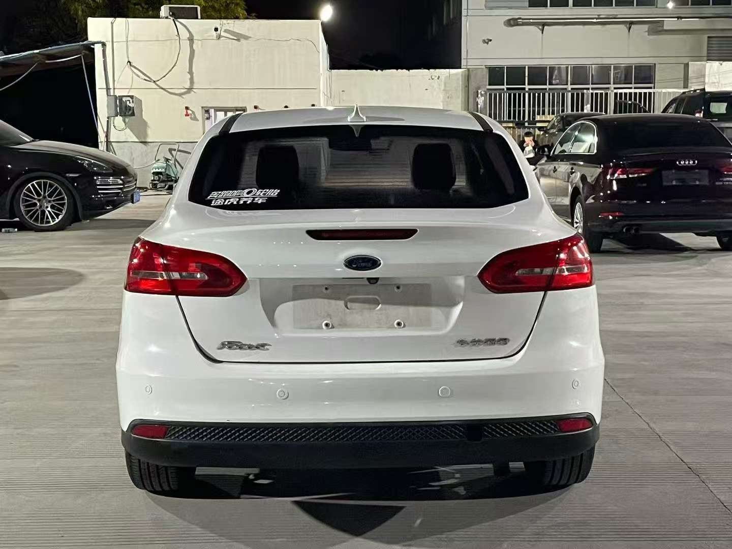 Ford Focus 2018 1.6L Automatic Sunroof Edition 8