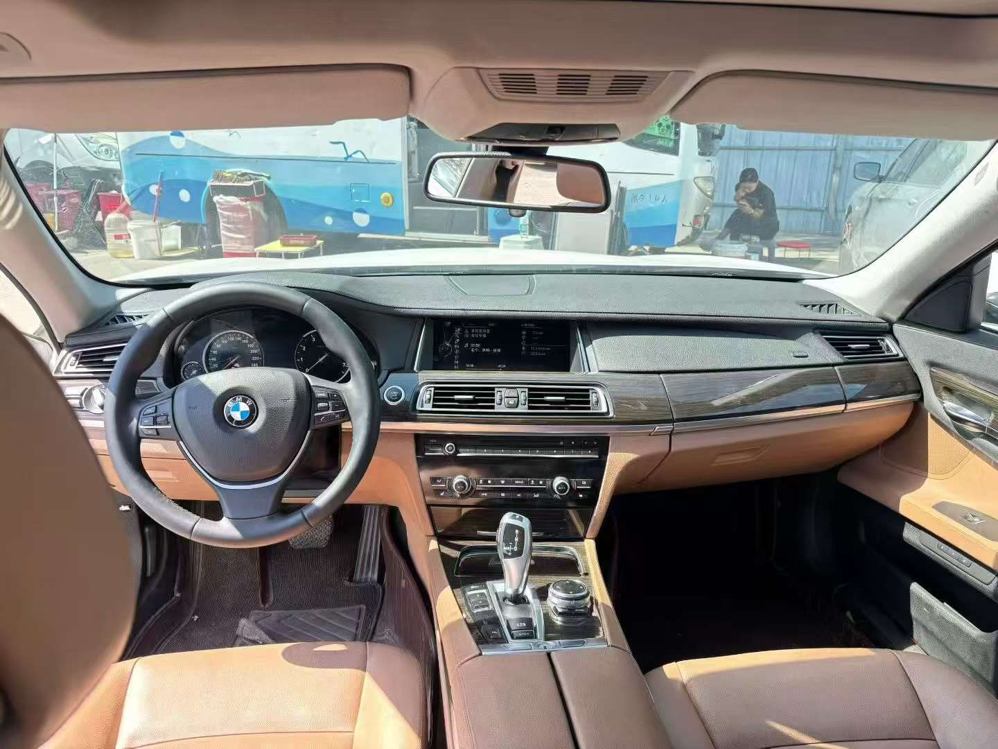 BMW 7 Series 730 Leading 2