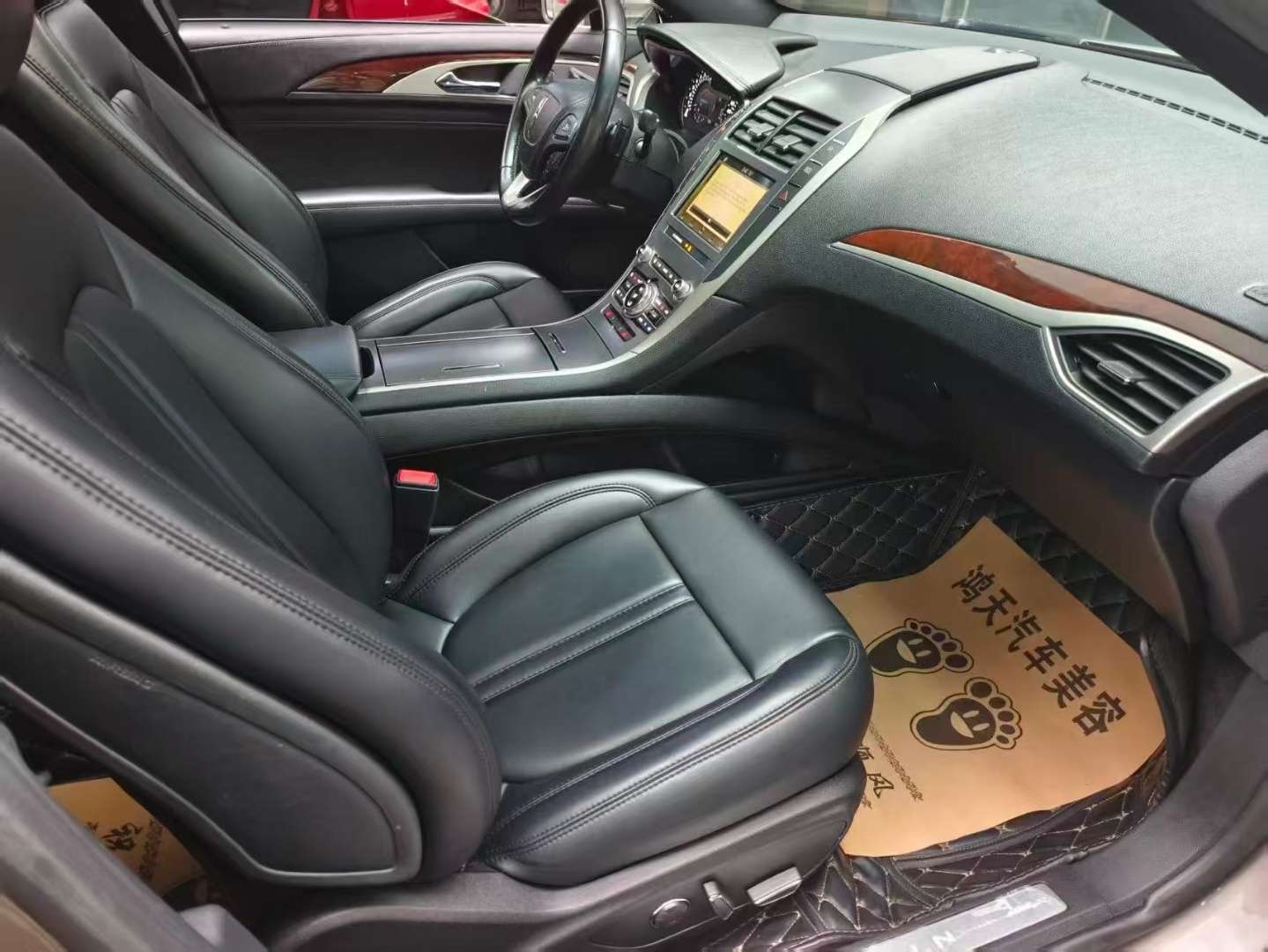 Lincoln MKZ Premium Edition 7