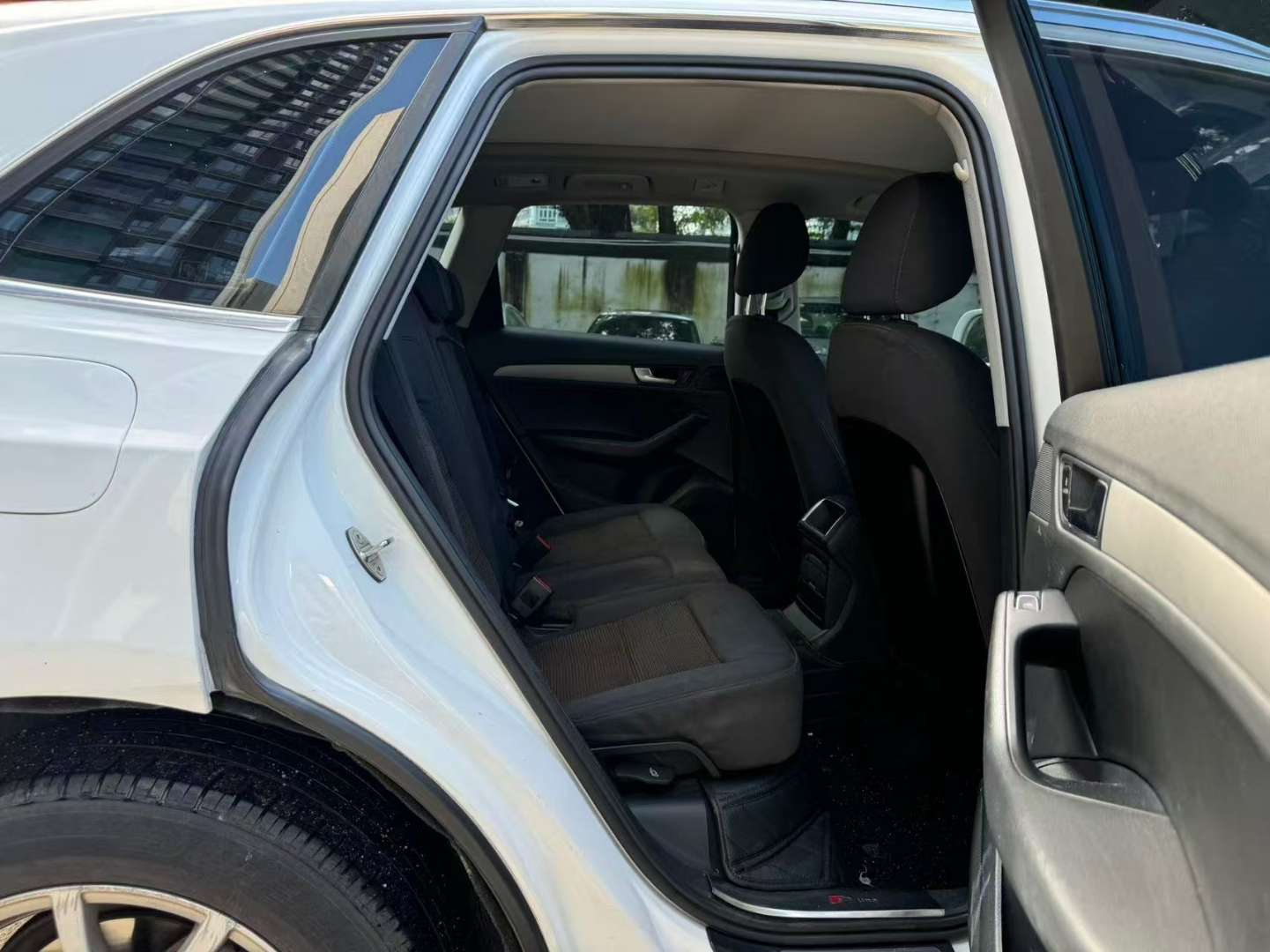 Audi Q5 2.0T Progressive Edition 6