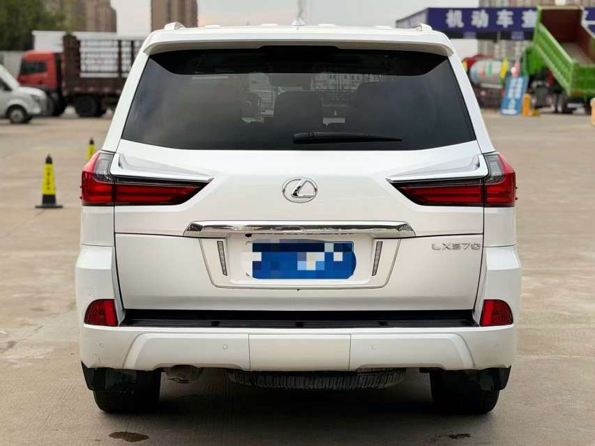 Lexus LX 2017 LX570 5.7 Premium Luxury Edition 8-Seater 7
