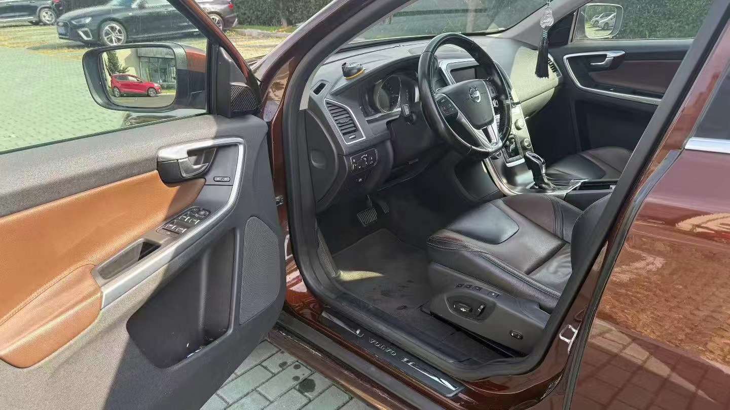 Volvo XC60 5