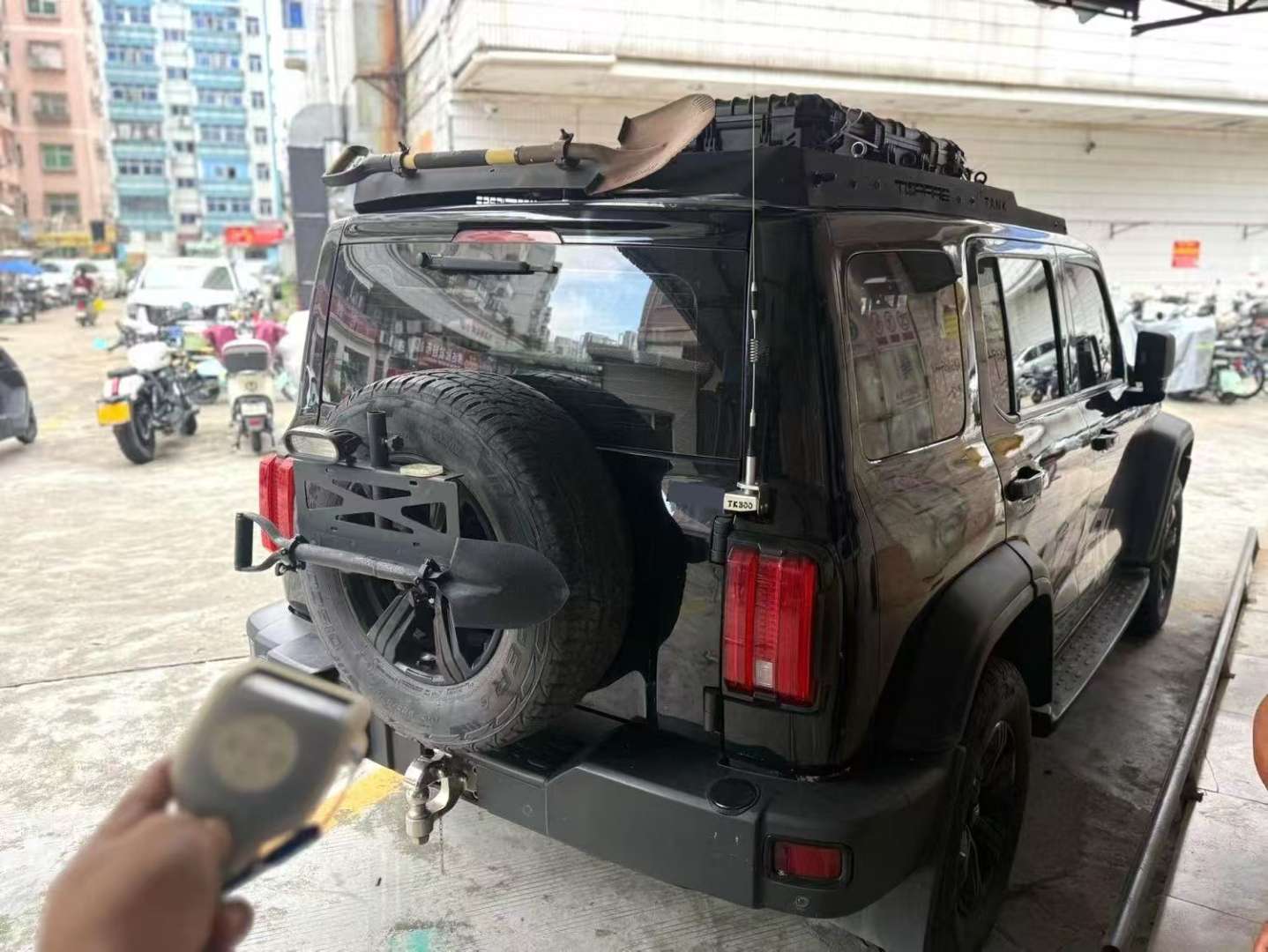 Tank 300 2.0T Off-Road Conqueror 3