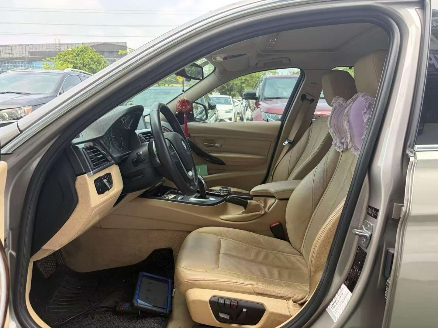 BMW 3 Series 320Li Luxury Design Package 7