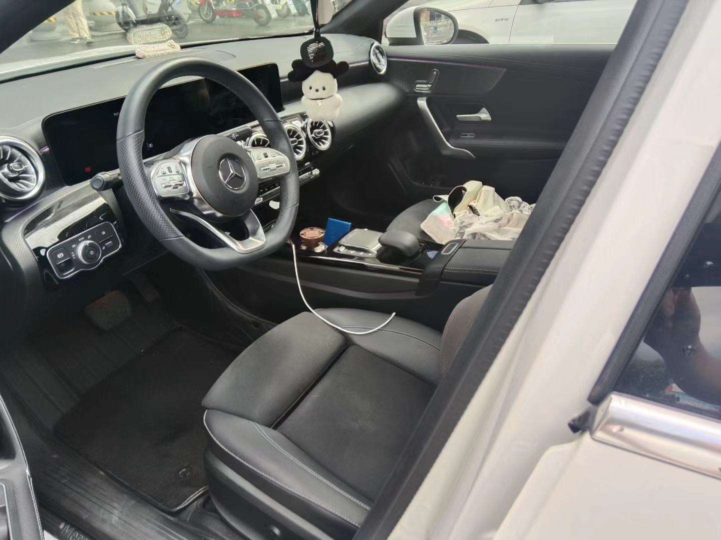 Mercedes-Benz A200 1.3T Sport Sedan Fashion Edition Facelift III 3