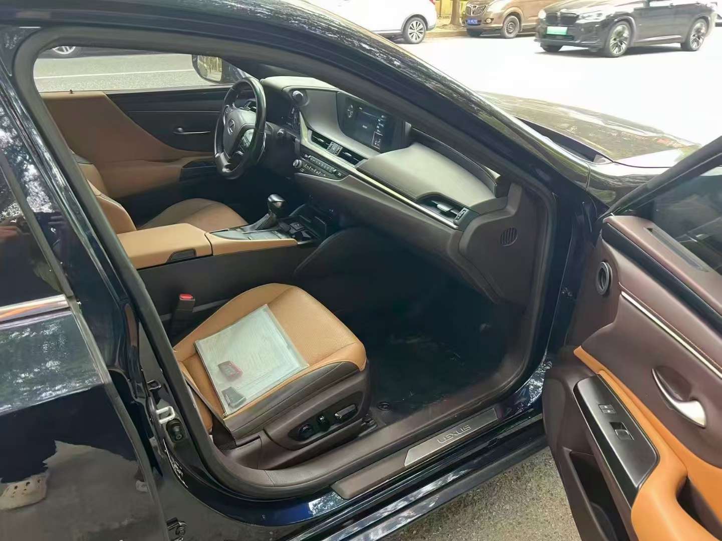 Lexus ES 2020 ES200 3