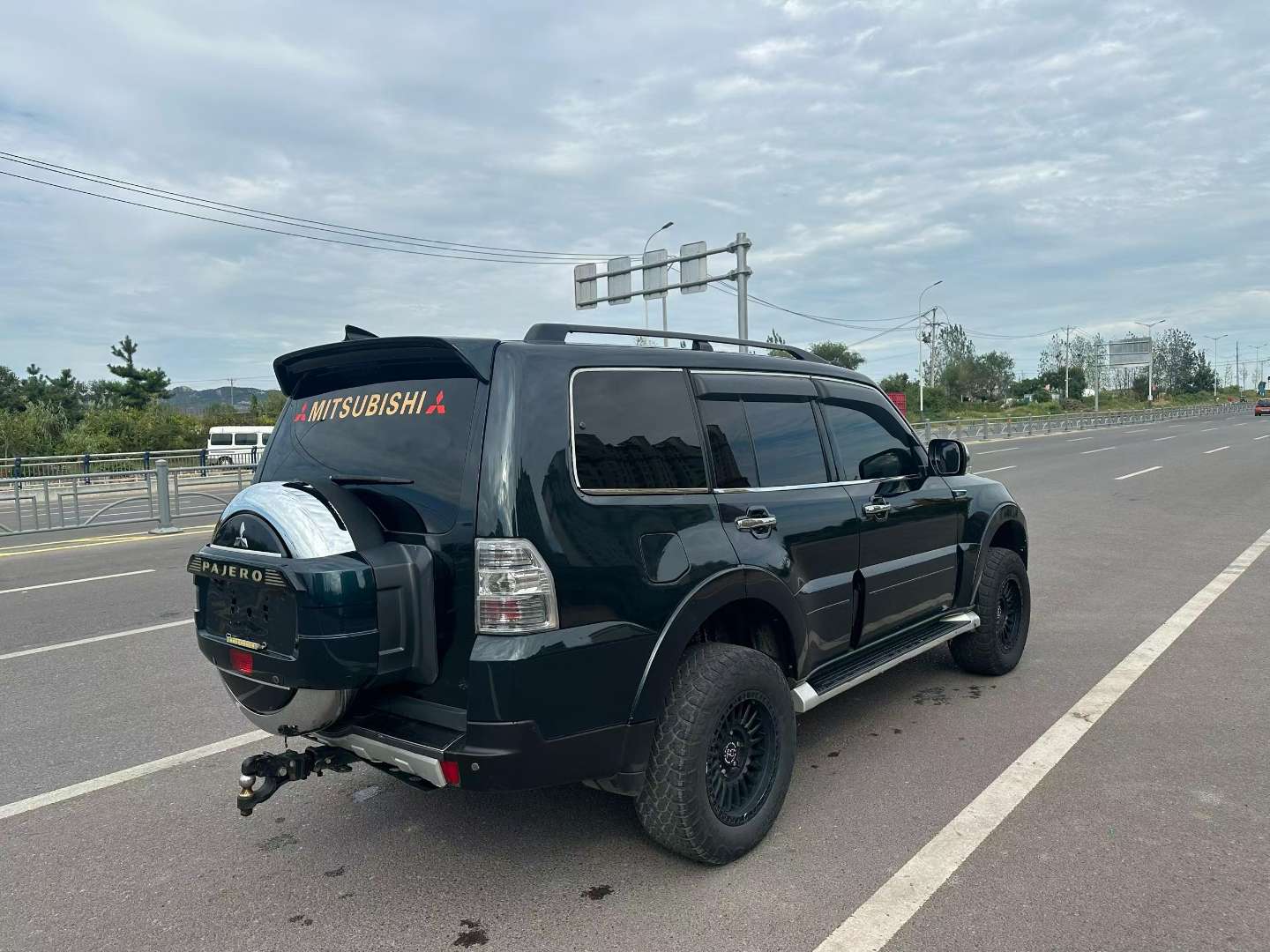 Mitsubishi Pajero 3.0L V6 Mechanical Super Select 4WD 7-Seater 5