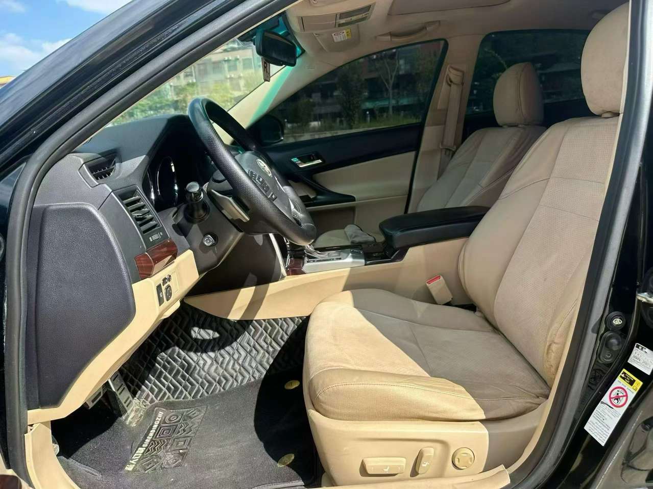 Toyota Reiz 6