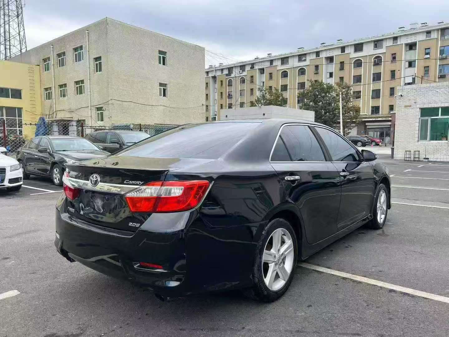 Toyota Camry 2013 2.0S 7