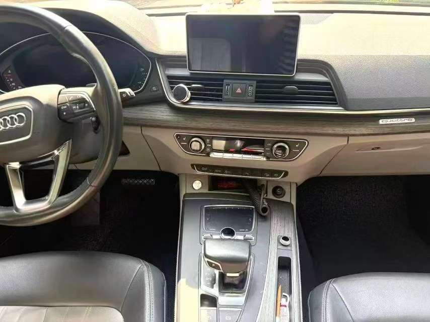Audi Q5L 2.0T 45 Premium Fashion 3