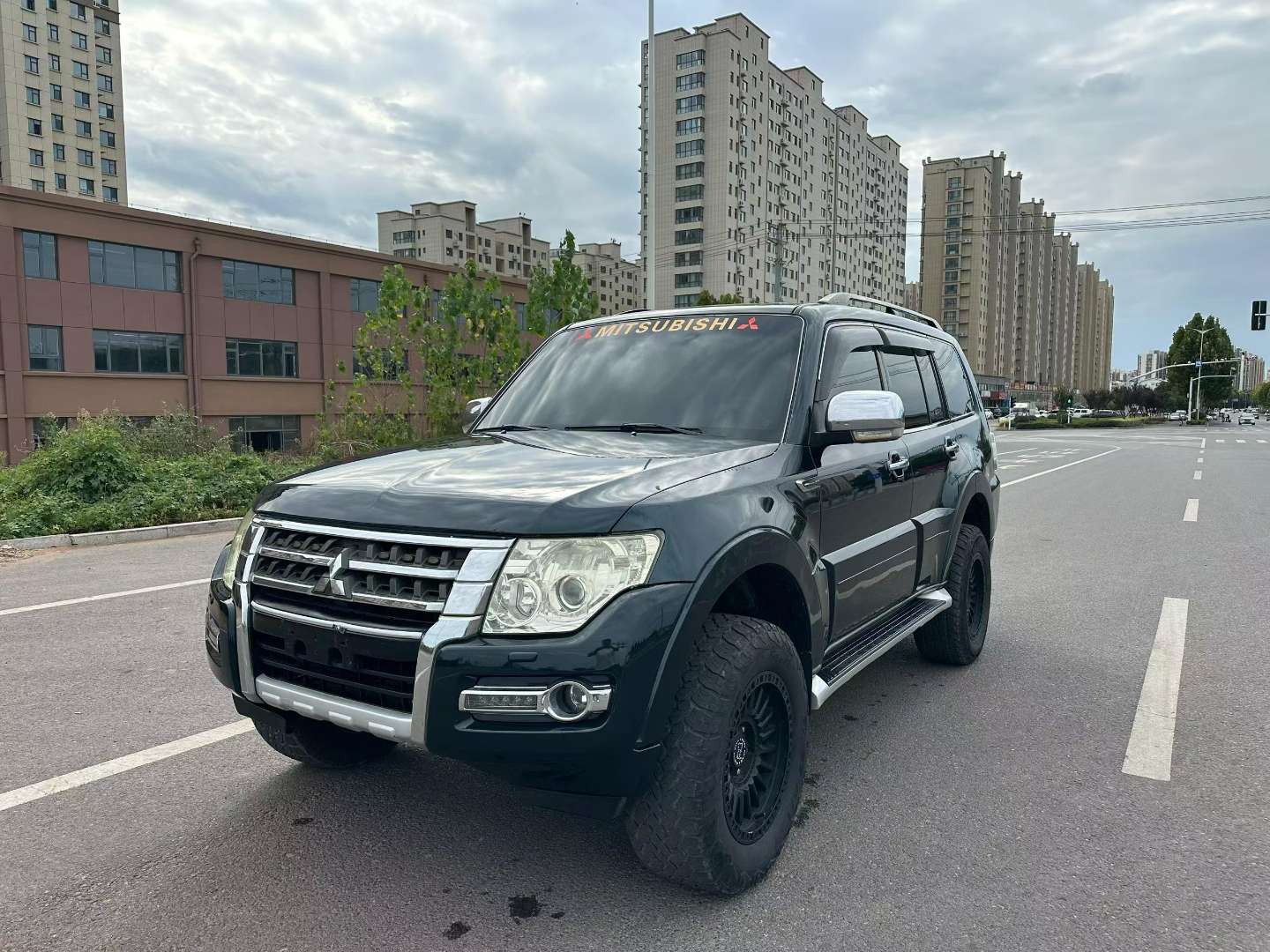 Mitsubishi Pajero 3.0L V6 Mechanical Super Select 4WD 7-Seater