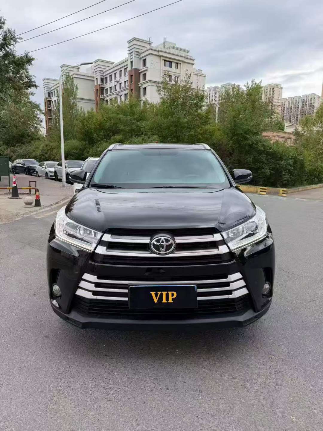 Toyota Highlander 2.0T AWD 7-Seat Luxury 2