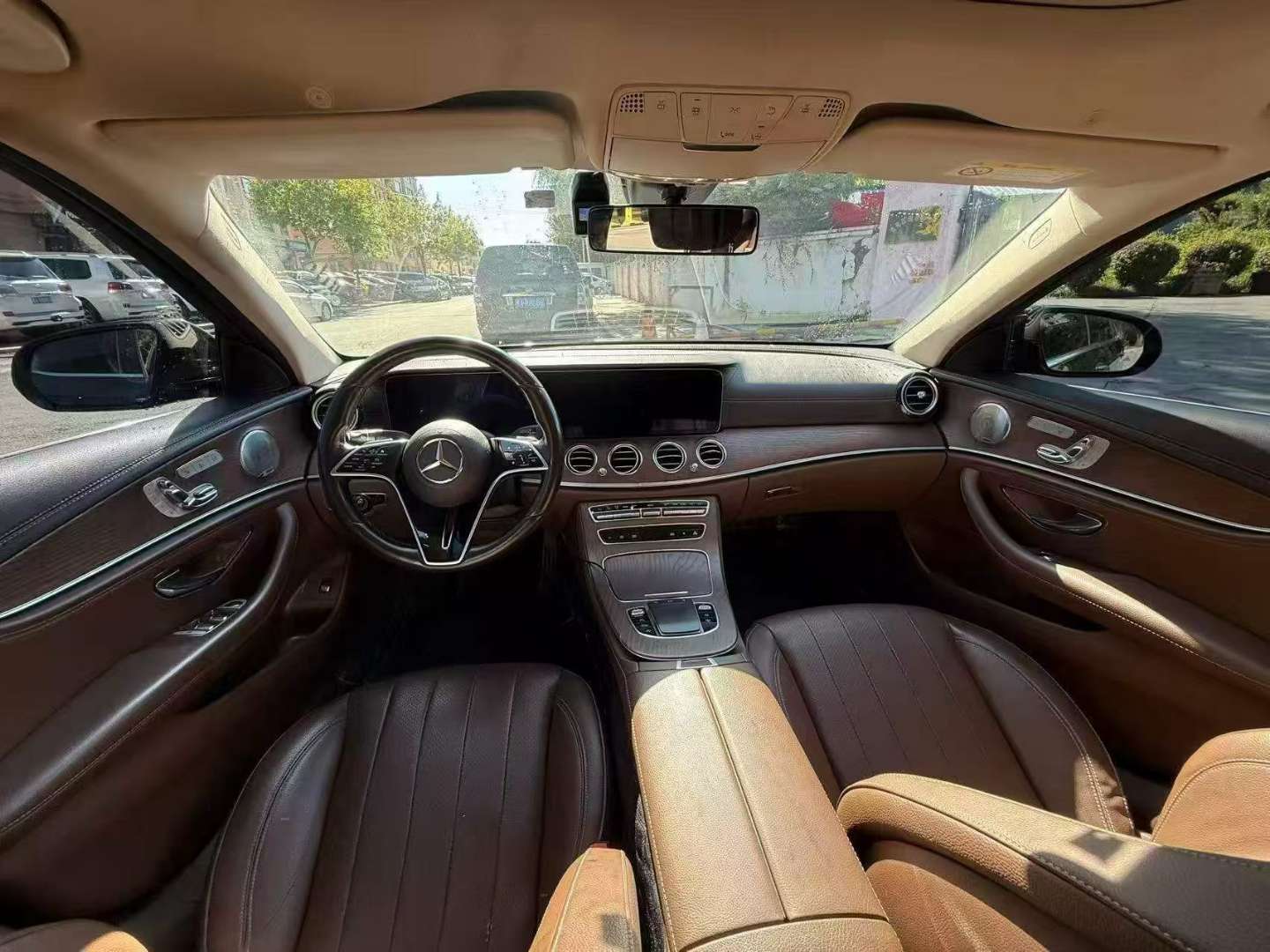 Mercedes-Benz E-Class E300 Luxury 8