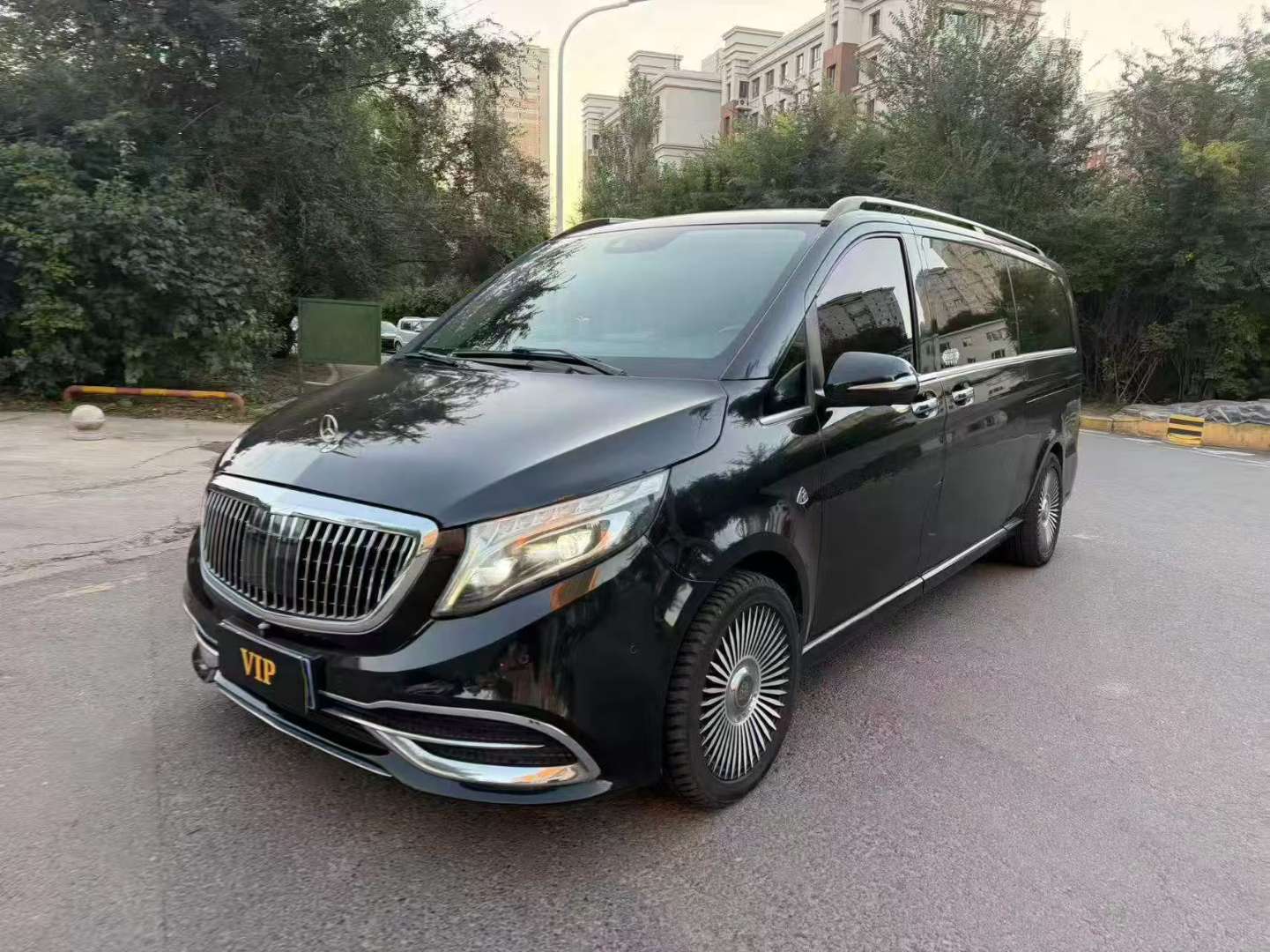 Mercedes-Benz V-Class 3