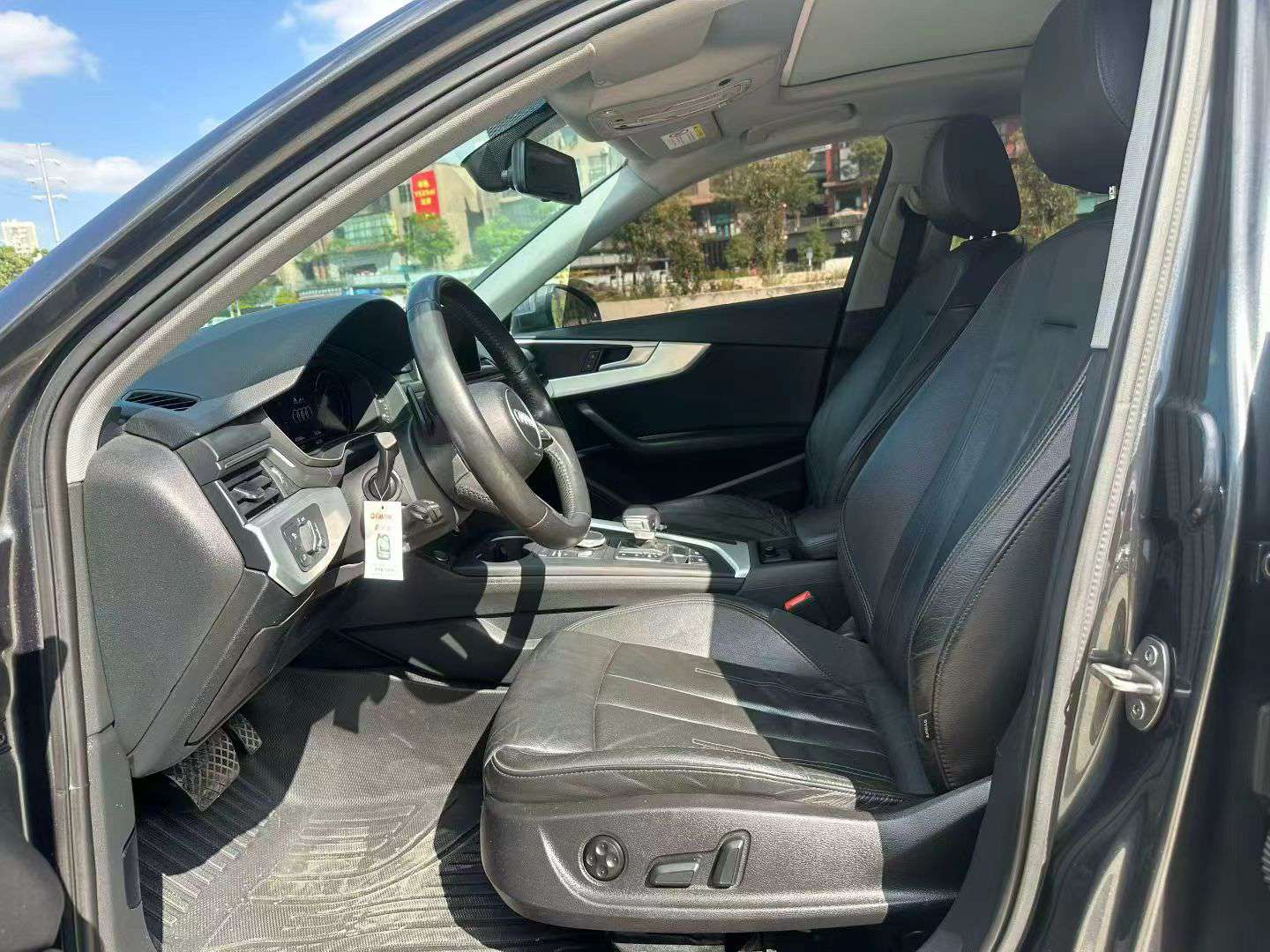 Audi A4L 2019 6