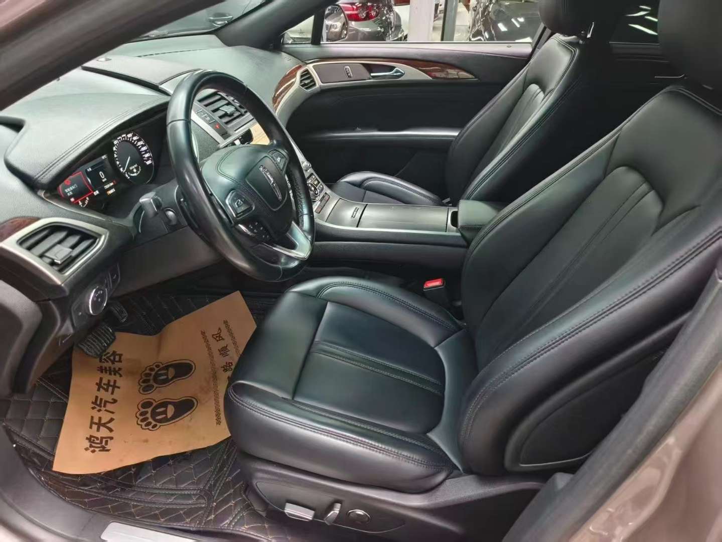 Lincoln MKZ Premium Edition 6