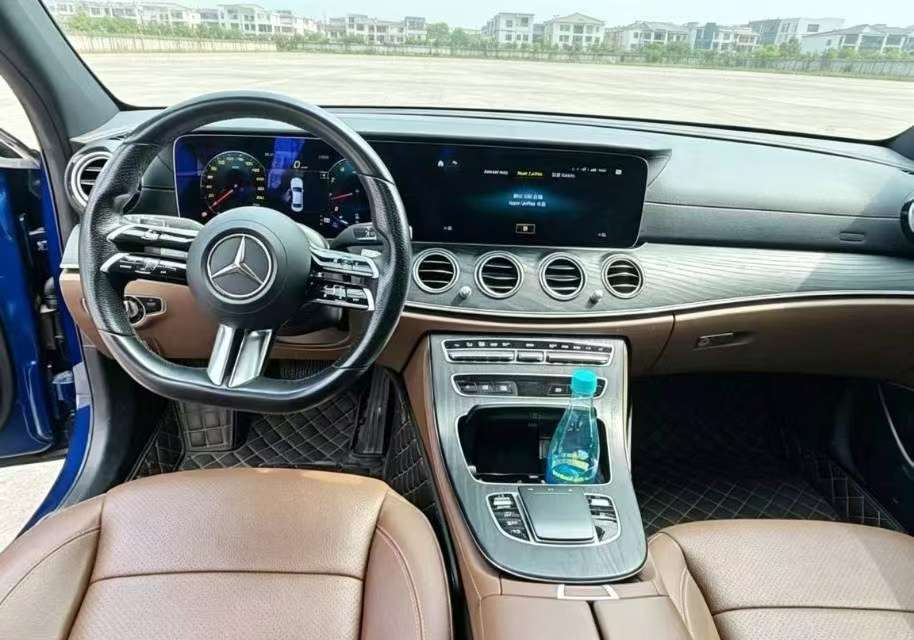 Mercedes-Benz E-Class 4
