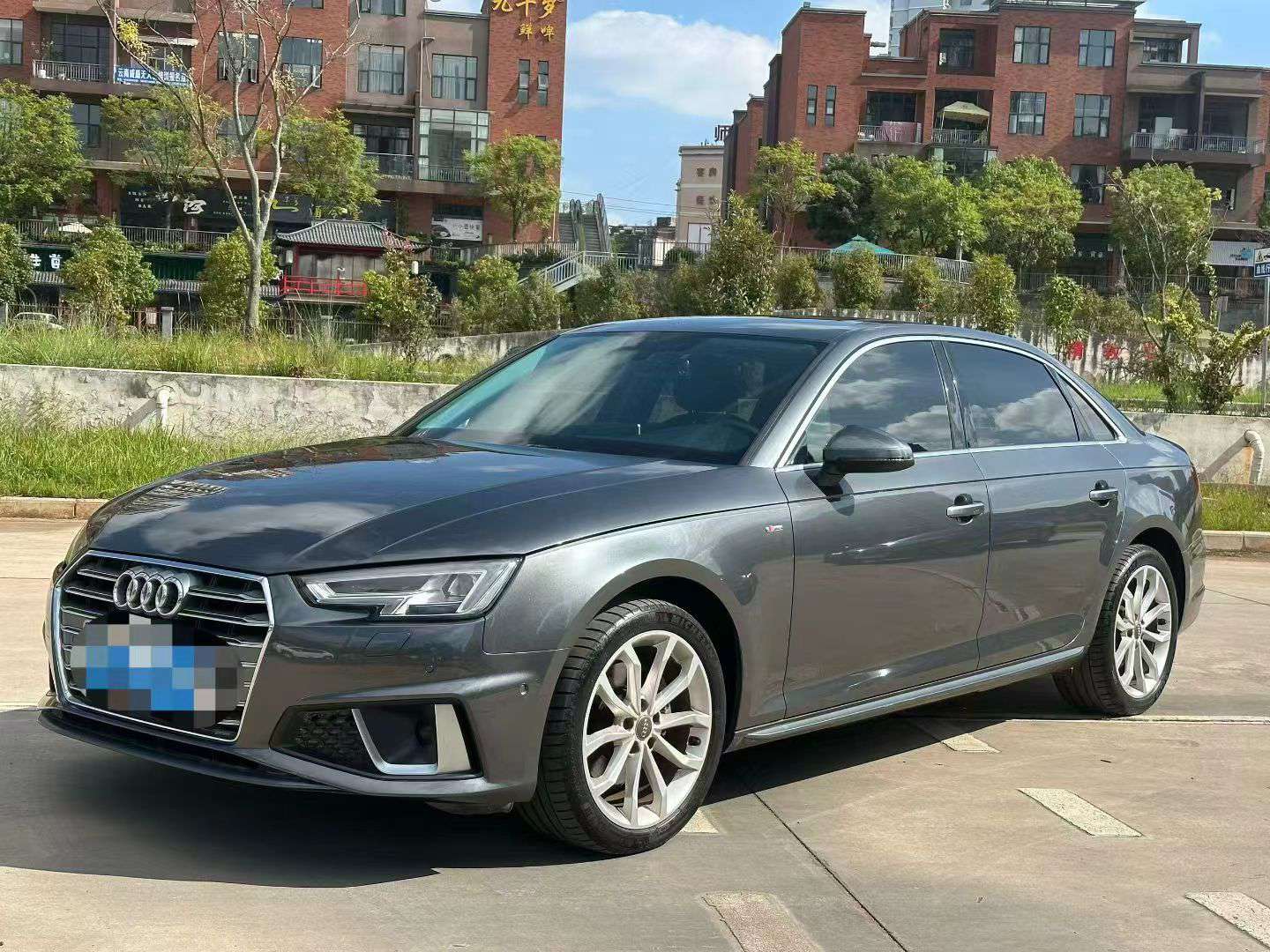 Audi A4L 2019