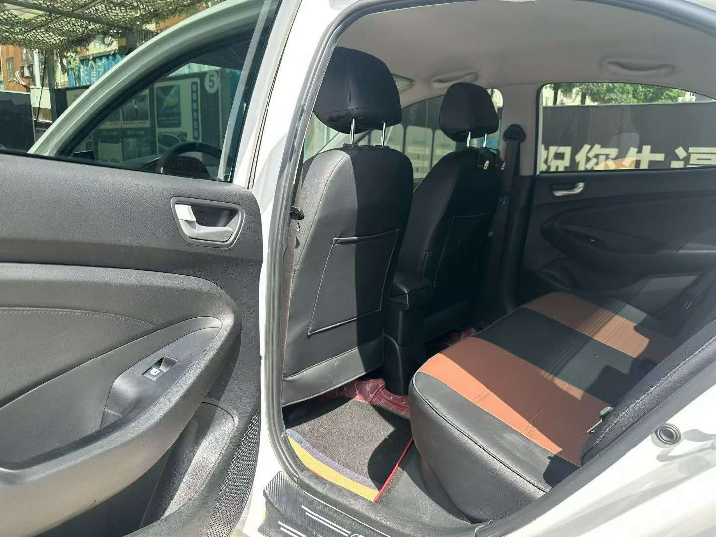 Hyundai Verna 1.4L Manual Refresh Edition 5