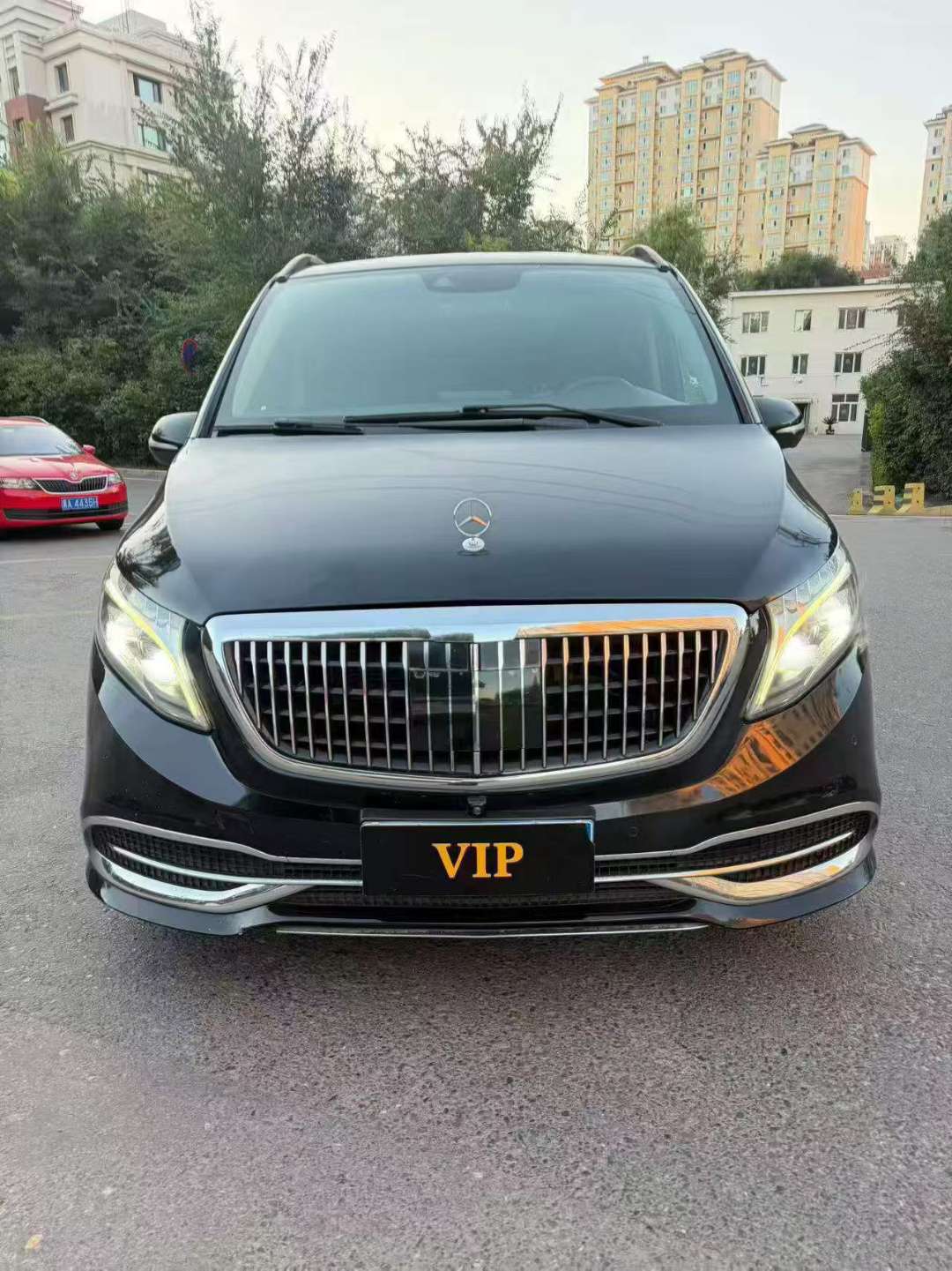 Mercedes-Benz V-Class 2