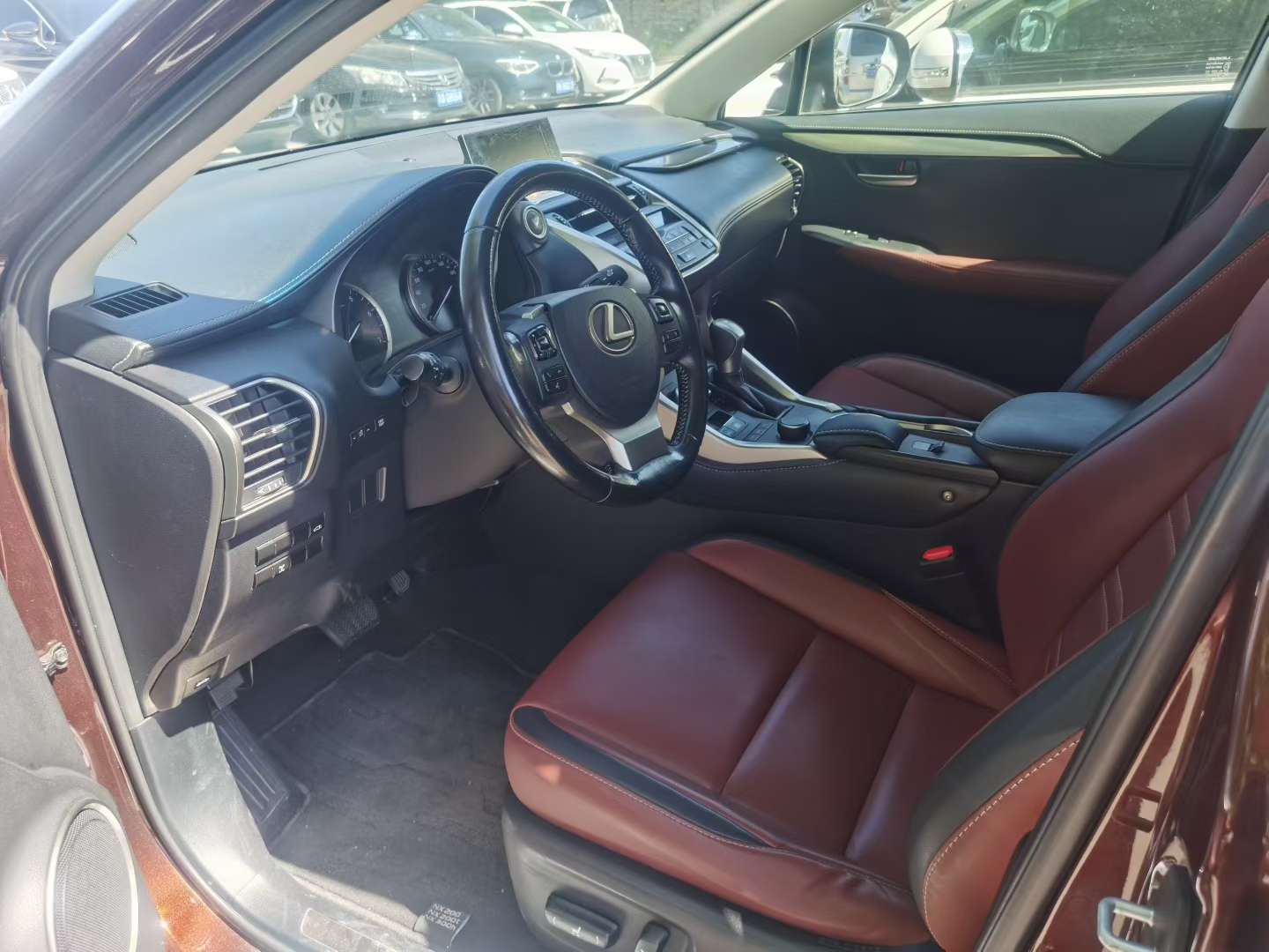Lexus NX NX200 2
