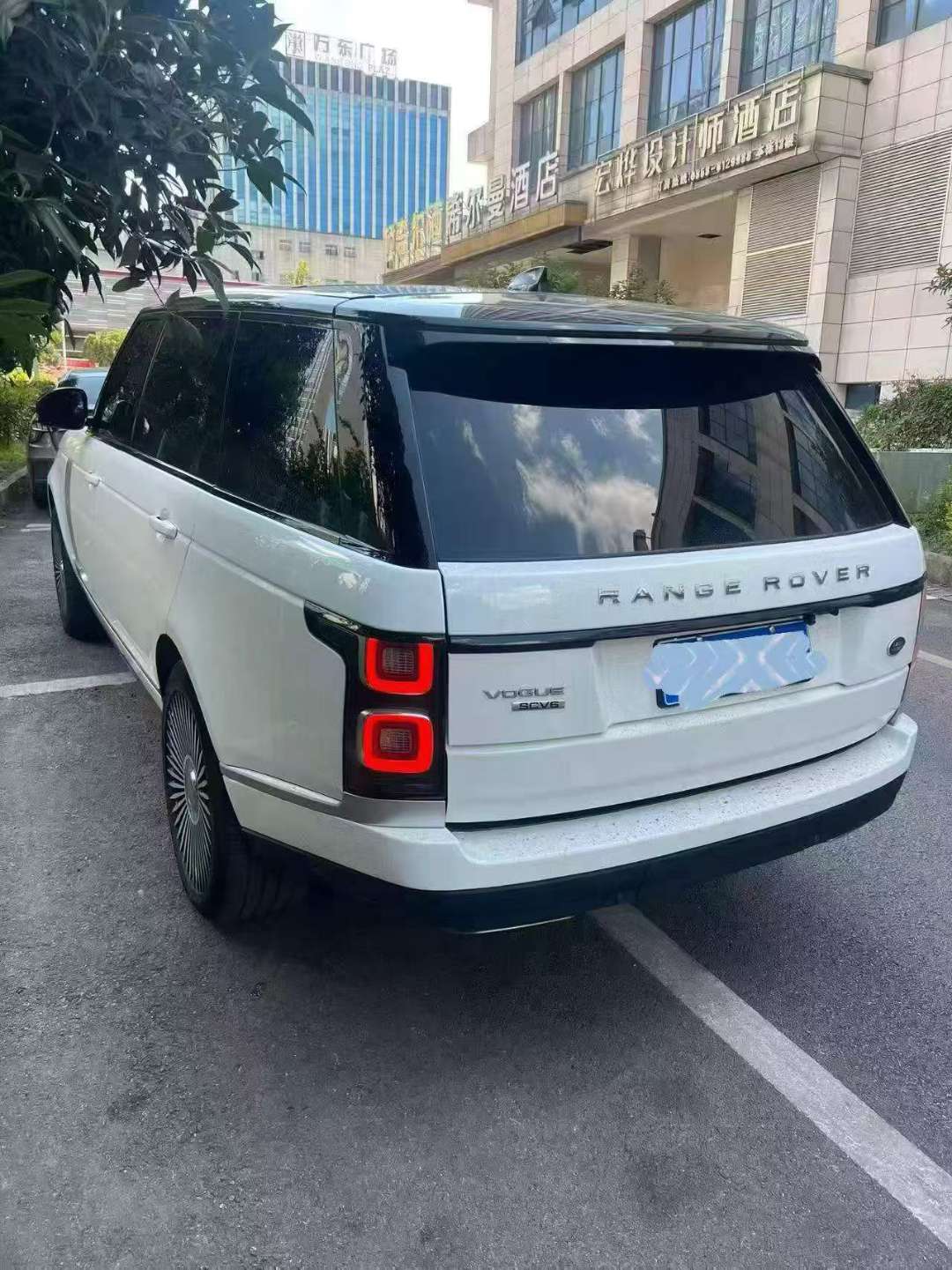 Land Rover Range Rover Long Wheelbase 3.0T Gasoline 6