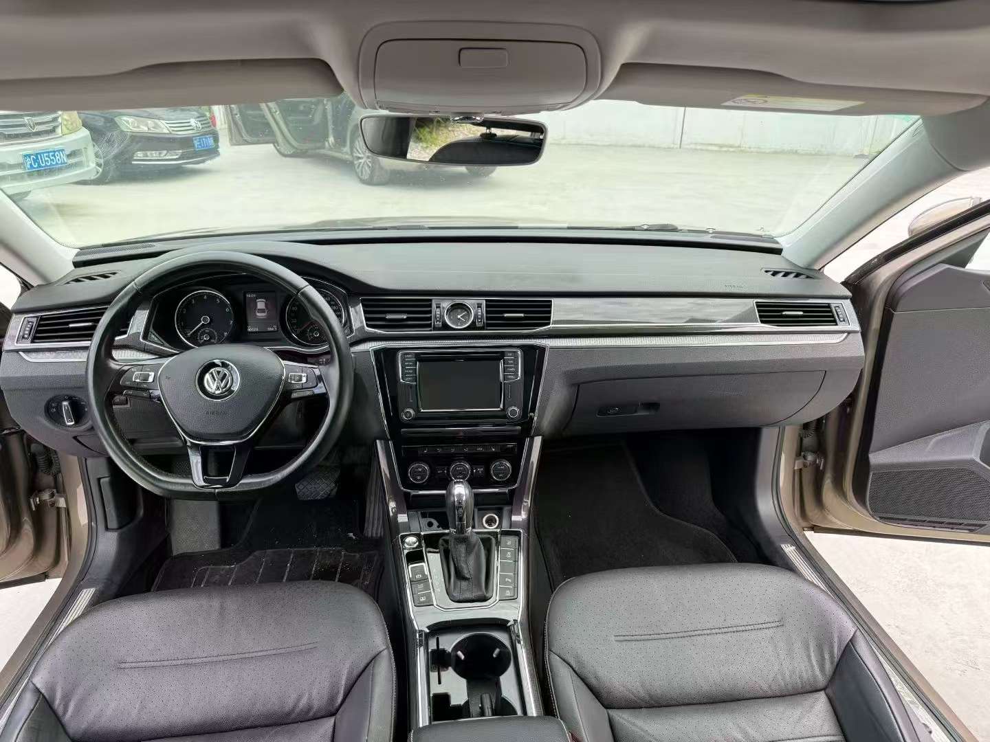 Volkswagen Passat 1.8TSI 330TSI Yuzun Edition 7