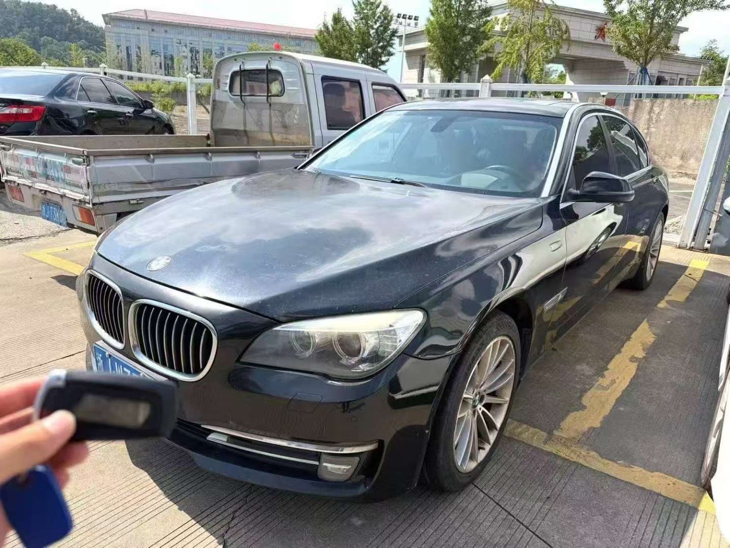 BMW 7 Series 3.0L Premium Edition 2