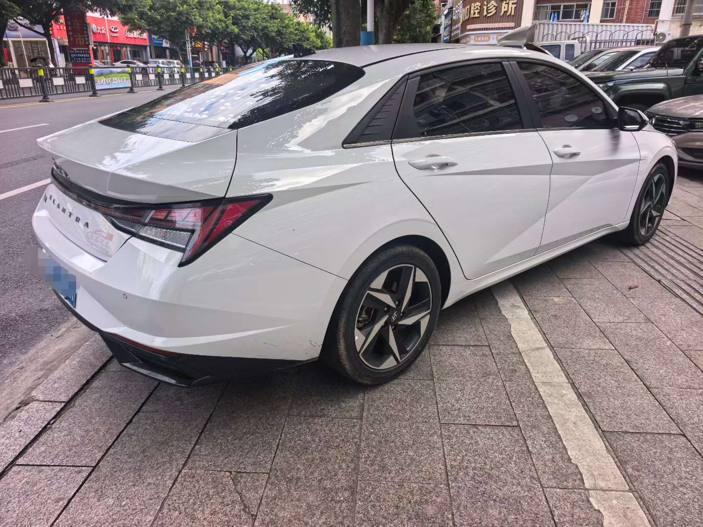 Hyundai Elantra 2021 1.5L Premium 4