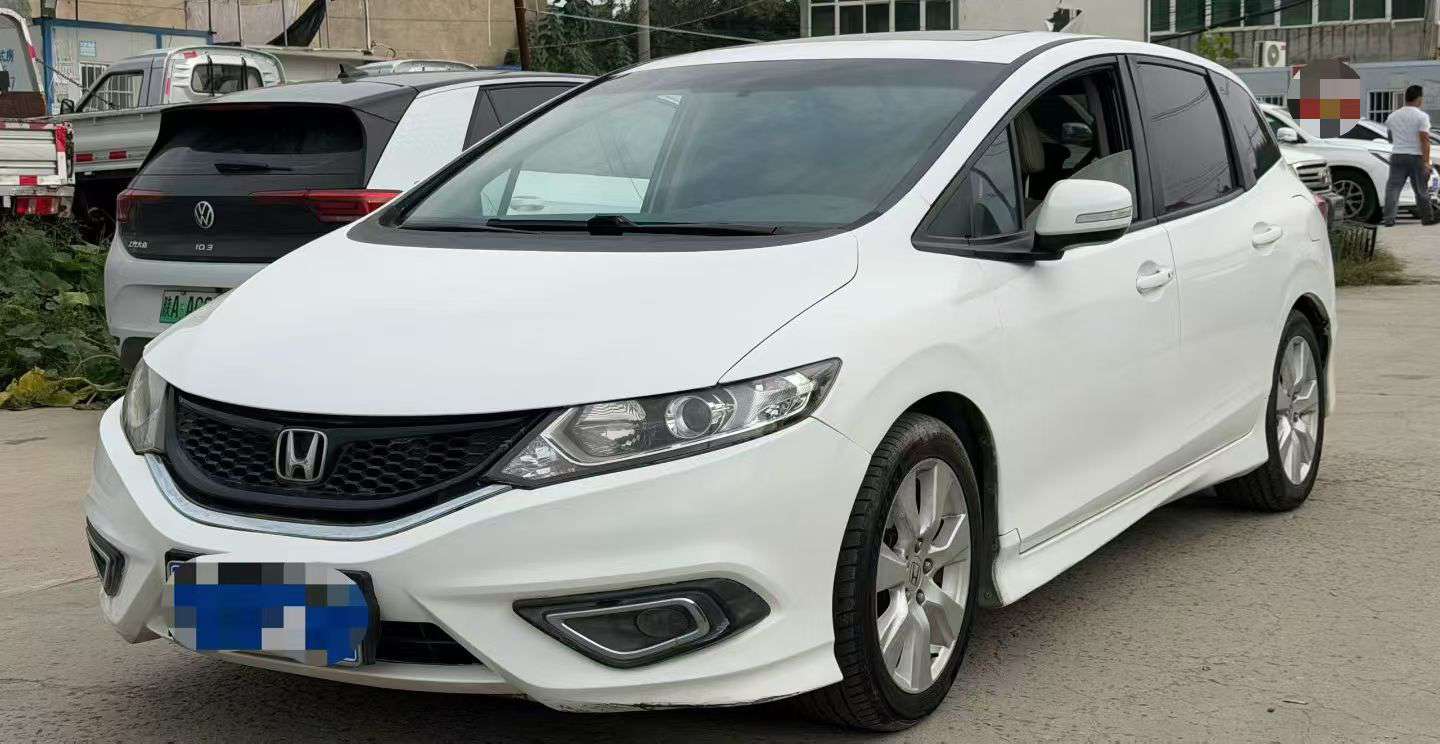 Honda Jade 2016 1.8L Automatic Sunroof 5-Seater 2