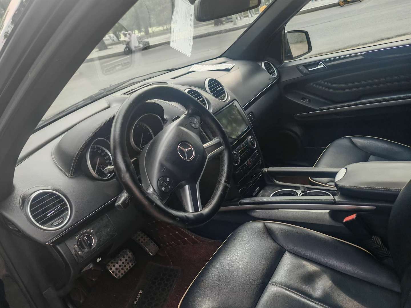 Mercedes-Benz ML 2011 ML350 4MATIC Luxury 5