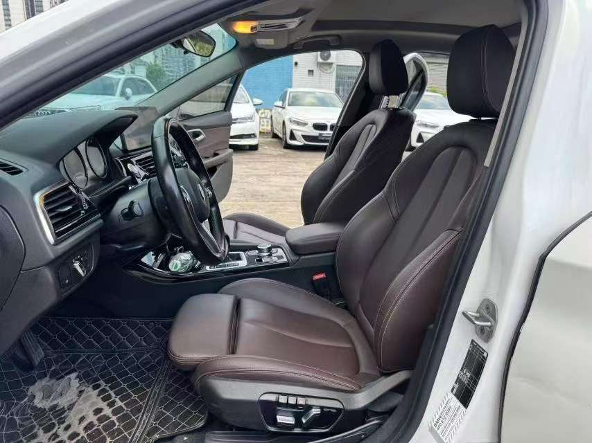 BMW 1 Series 1.5T M Sport Night Edition 7