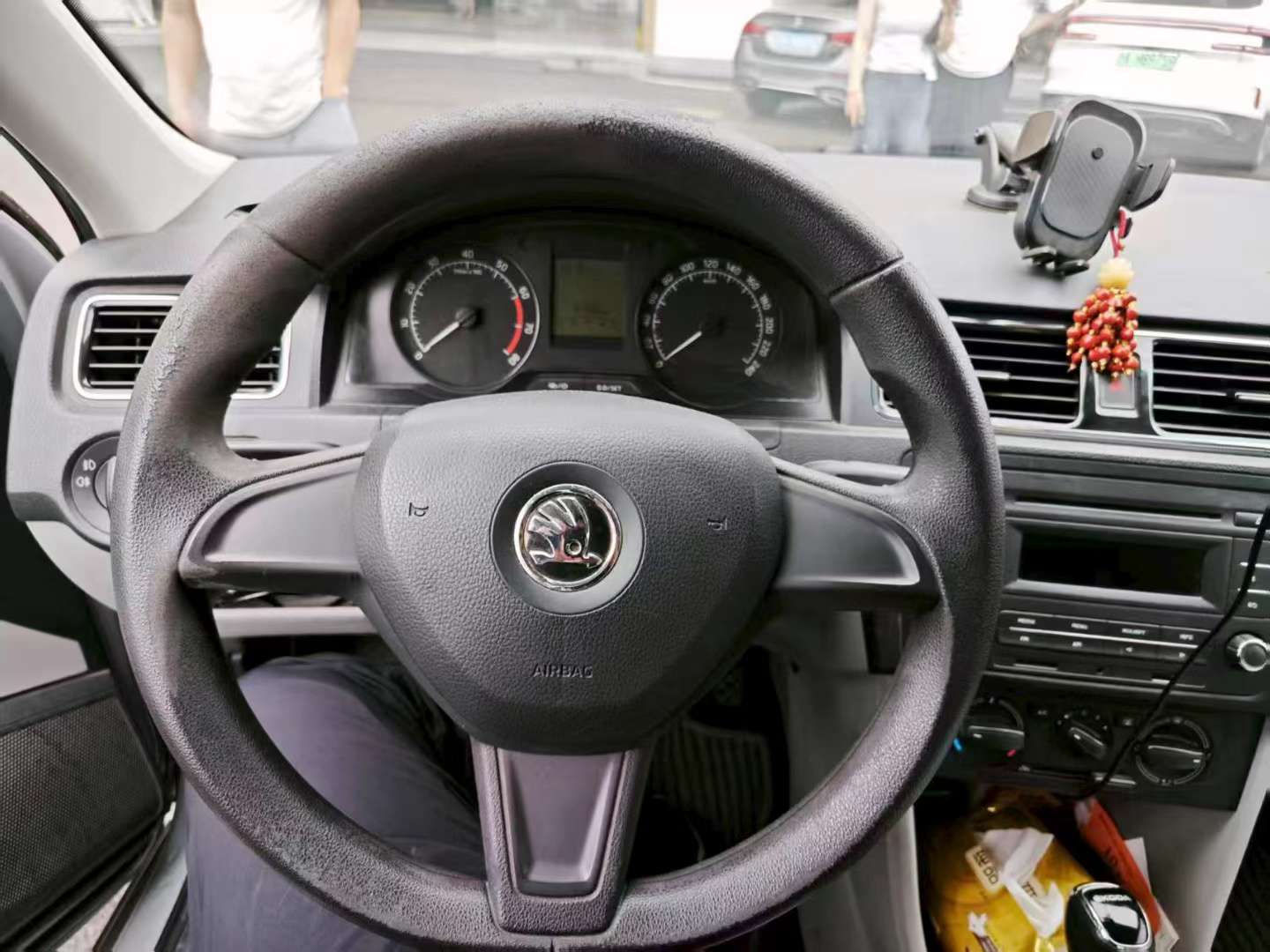 Skoda Rapid 2015 1.6L Automatic Smart Edition 5