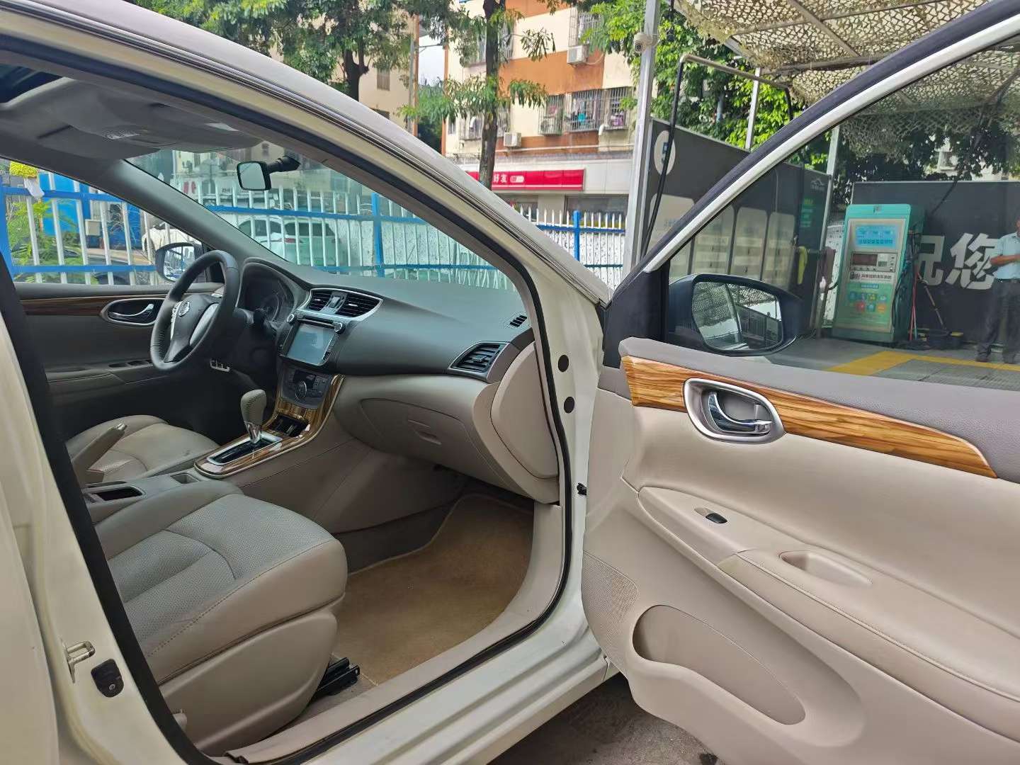Nissan Sylphy 1.8XL CVT Luxury Edition 6