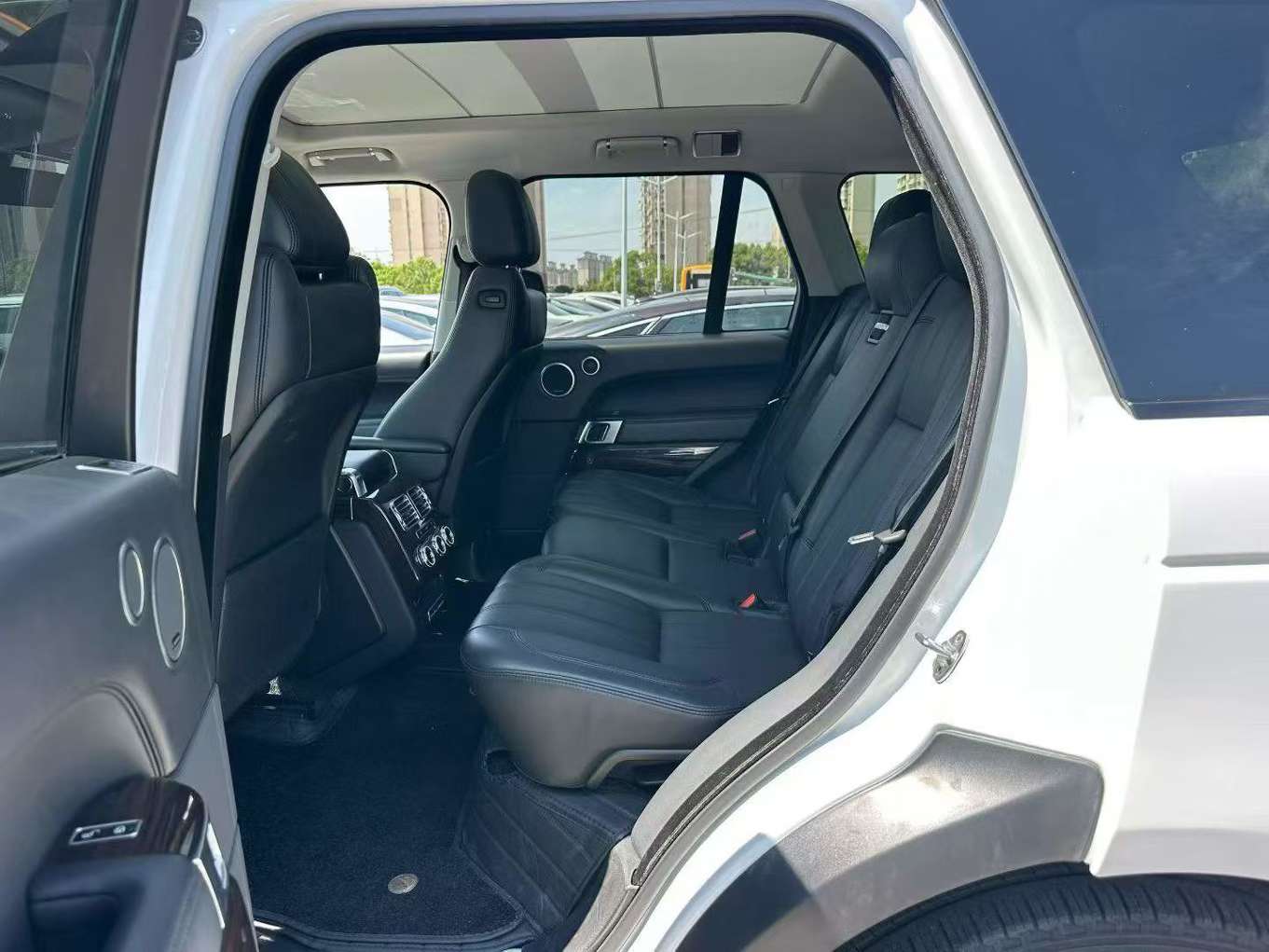 Land Rover Range Rover 2015 Executive 3.0T Gasoline Standard Wheelbase 6